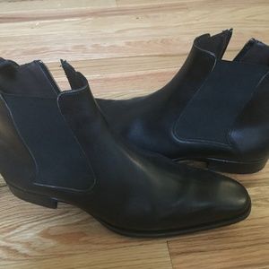Mezlan Chelsea Boots